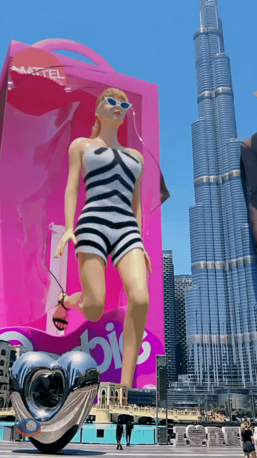 street-marketing-barbie-oppenheimer-realite-augmentee